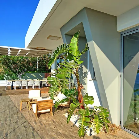 Villa Sapphire By Posarellivillas *